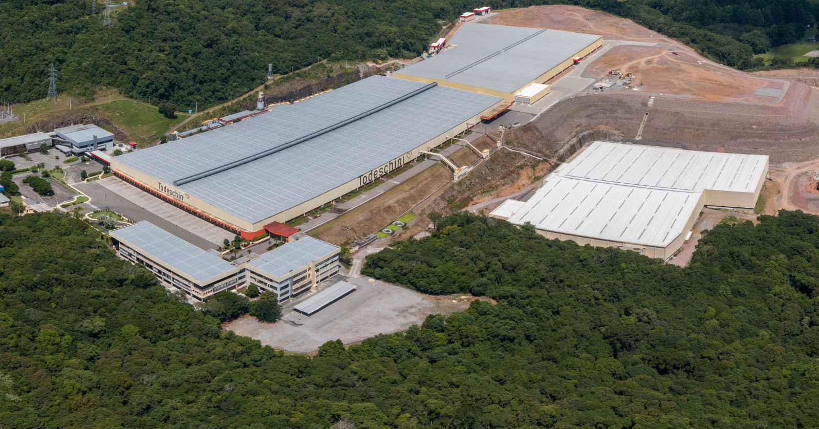 Maquinaria industrial de corte láser y precisión